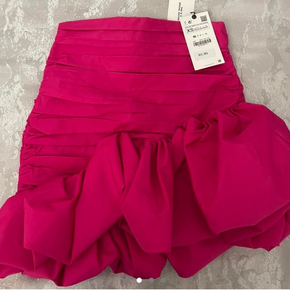 Zara Dresses & Skirts - Brand new Pink Zara Skirt size XS